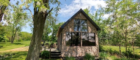 Winery Cabin Getaway
