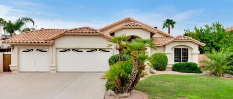 Beautiful home located in heart of Scottsdale 