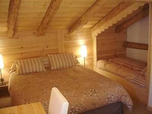 Chambre 1 en suite avec  lit en 160 et1  lit en 90