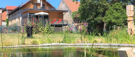 Brauhaus 3 FEWO Quelle mit grandiosem Blick auf Natur und Schwimmteich im Garten