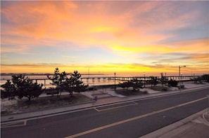 Seas the Moment delivers on views-seize the moment w/ a fabulous sunrise!