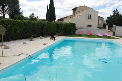 PROMO JUNE - Beautiful spacious villa with large swimming pool near Avignon 