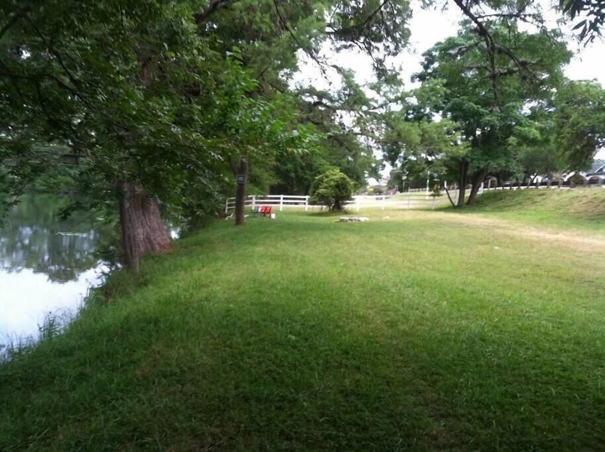 Casita Blu Cinco with Private Guadalupe Riverfront Access