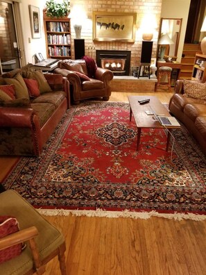 VERY comfortable living room!!!