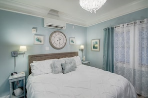 King size bed