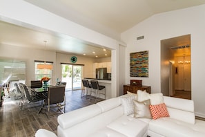 Open Airy Palm Springs Living