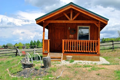 'Wolf Den'-A Perfect Romantic Honeymoon cabin and a Sportsman's Paradise Cabin