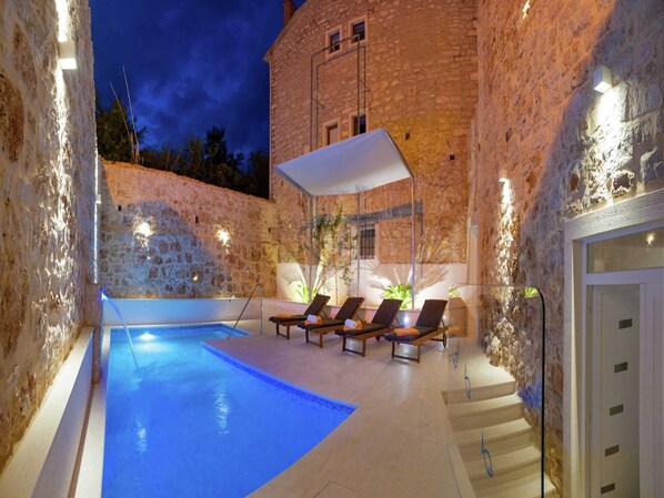 Holiday Home Swimming Pool