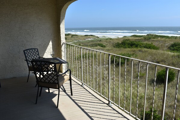 Master Bedroom Ocean facing covered deck, relax with a book and some chardonnay!