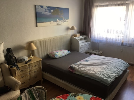 grosses Doppelbett 140 x 200