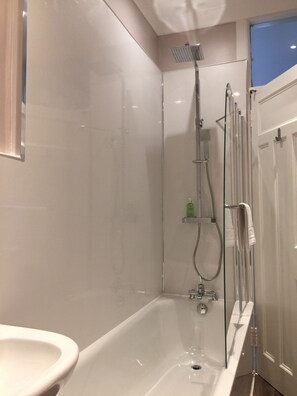 Regadera en el baño