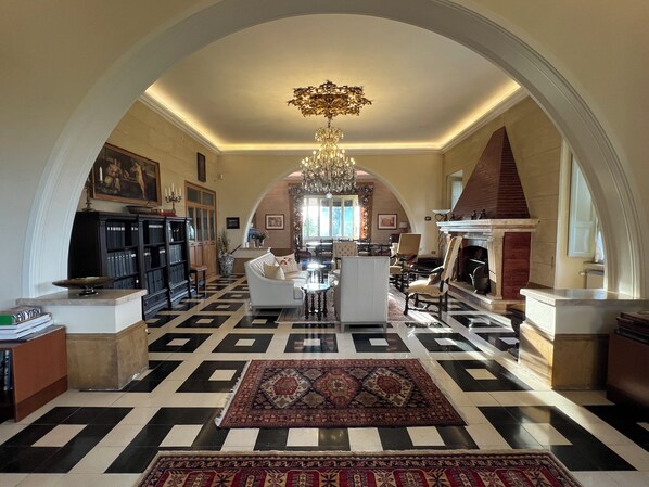 40' x 20' Living and Dining Room