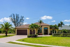 Cape Life front elevation