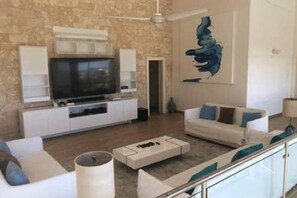 Upper Living Room Perspective