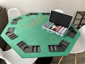 Poker table and chip set