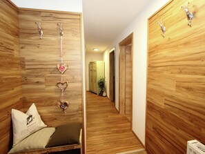 Entrance / Reception