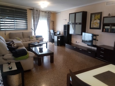 Spacious apartment with pool. Very close to Valencia. (4,5Km)