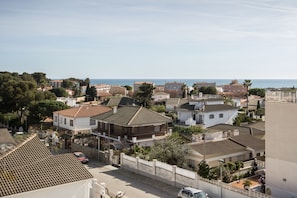 Piso de 65 metros, excelentes vistas al mar. Roc Sant Gaietà, Francàs. Parking.