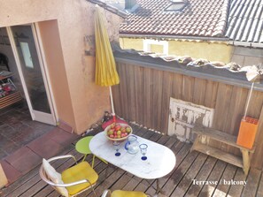 Dine on the roof terrace during the evening and enjoy the sunset
