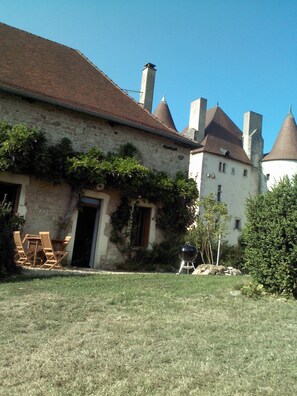 Le gîte est indépendant, exposé plein Sud