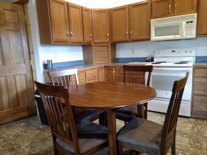 FULL SIZED KITCHEN WITH LOTS OF CUPBOARD SPACE