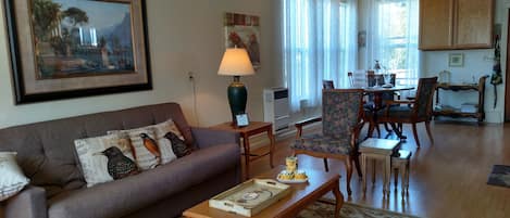 Very comfortable one bedroom apartment. Living room & Dining area view.