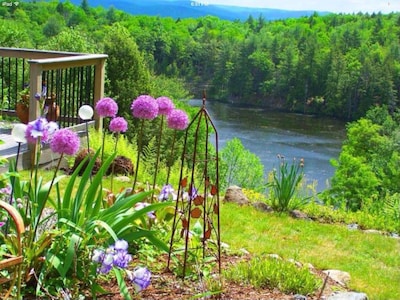 Pet And Family Friendly Hilltop House In Putney Vermont