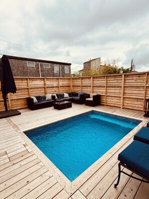 NEW! Heated plunge pool installed in 2024!