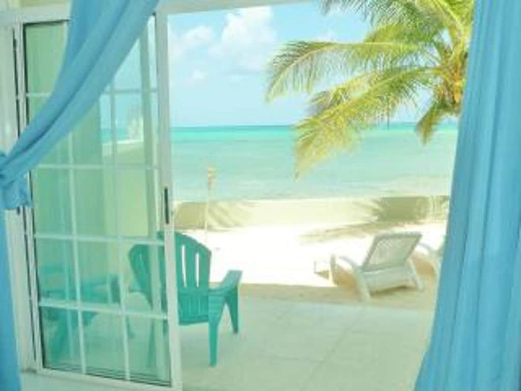 "Paradise At Your Fingertips"  Exuma Apartment 