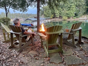 Enjoy the firepit  as you enjoy the views of the lake.