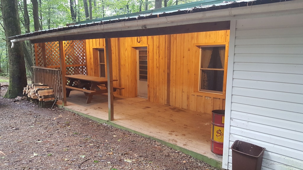 Rustic Hunting and Fishing Camp Tidioute