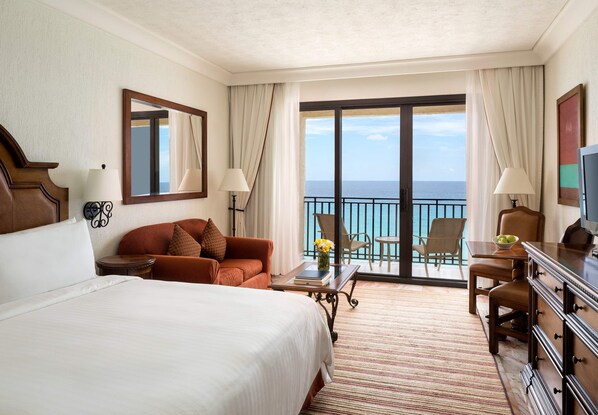 Fully furnished Villa with 3 rooms and Hotel Service.