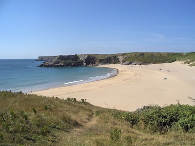 Luxurious & Unique Cottage Nestled in the Idyllic Pembrokeshire Coast National P