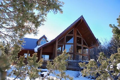 Welcome to our luxurious Mountain Chalet!