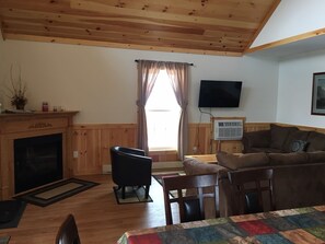 Cabin 2 LR with Gas Fireplace