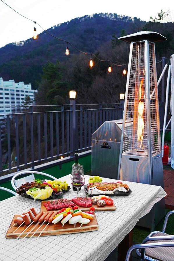 Outdoor dining