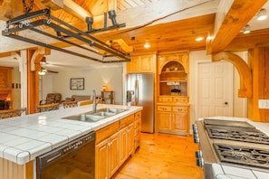 Gorgeous , large custom kitchen fully equipped with all cookware you could need!