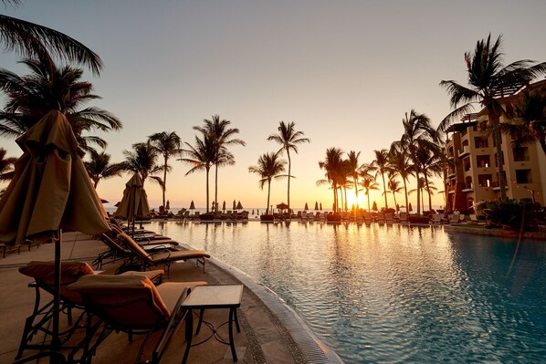 Poolside views at dusk - these breathtaking views are unforgettable!