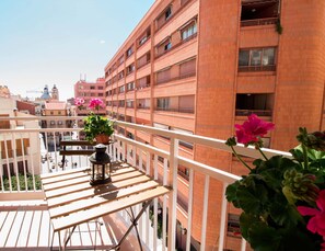 Balcón con vistas a la plaza San Cristóbal
