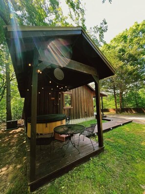 Cute area for hanging out, snacking and hot tubbing after a long day