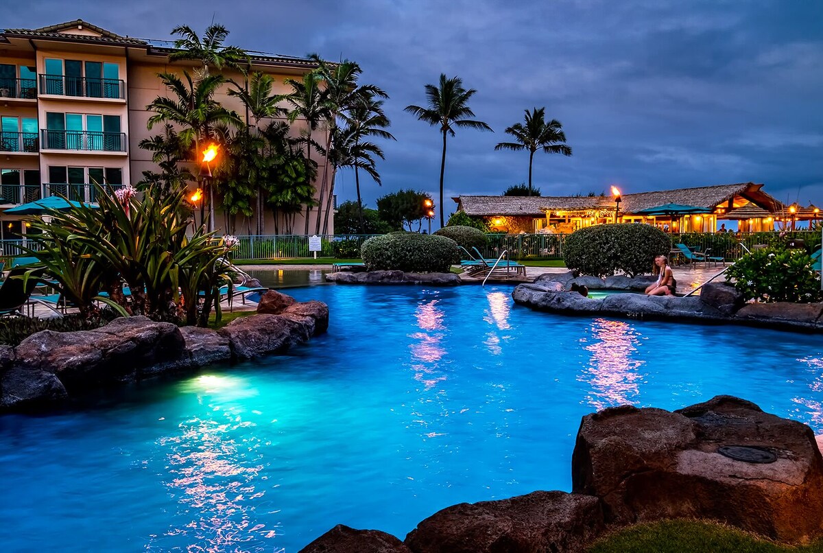 Waipouli Beach Resort E406 – Pool/Distant Ocean View, central A/C, W/D