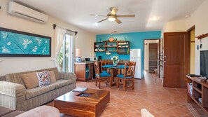 Wonderful cross breeze from the patio in the bedroom through to the patio door facing the jungle