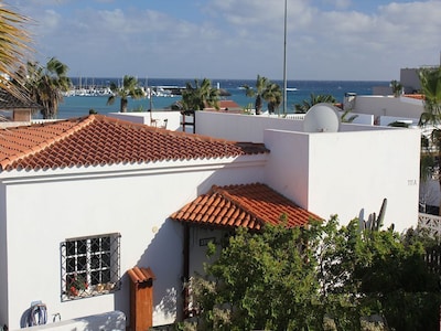 Villa Moné - Directly in the bay of El Castillo, quality from Austria, 