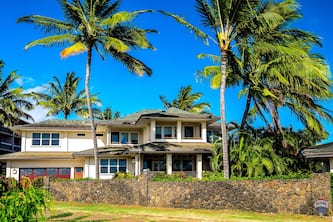 5 Bed/5 Bath Craftsman Home with large lanai, Central A/C. Close to Beach.