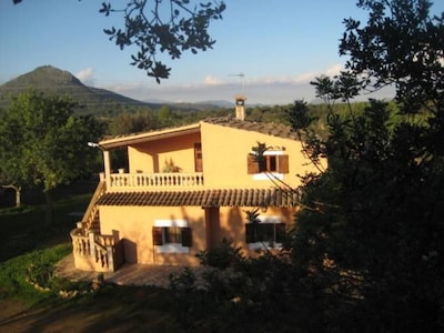 Casa Rural, Acogedora, con Sauna, Piscina, Parque Infantil, Wifi, ideal familias