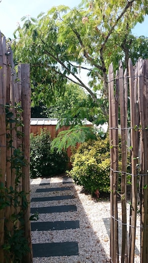 Vue extérieure jardin - Très calme