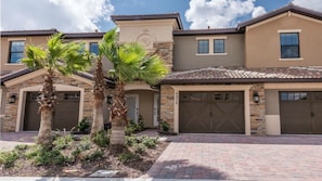 Front entrance to Townhouse