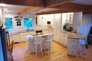 Gourmet kitchen. Stainless and granite. Lobster pot. Keurig. Everything you need