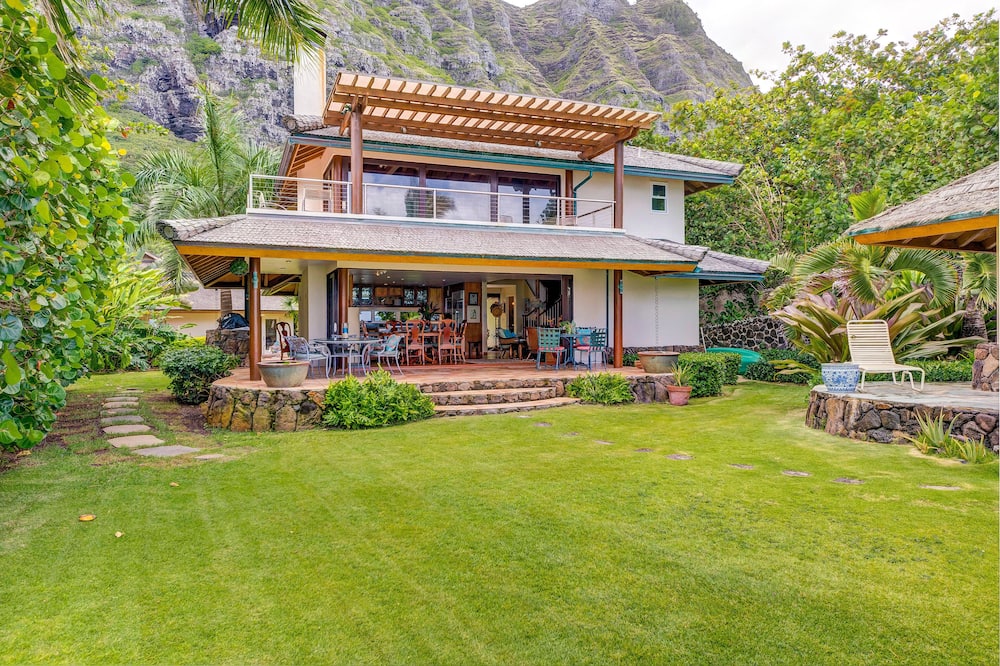 Secluded Polynesian Beachfront Estate in Waimanalo, Oahu
