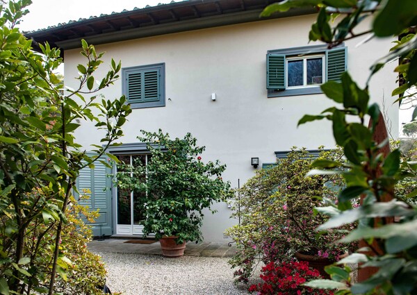 Accogliente Villa  Con Giardino A Firenze, Ottima Posizione Centrale - Firenze